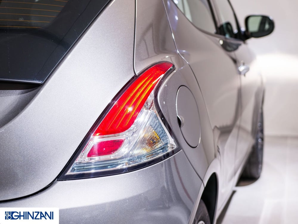 Lancia Ypsilon usata a Bergamo (16)