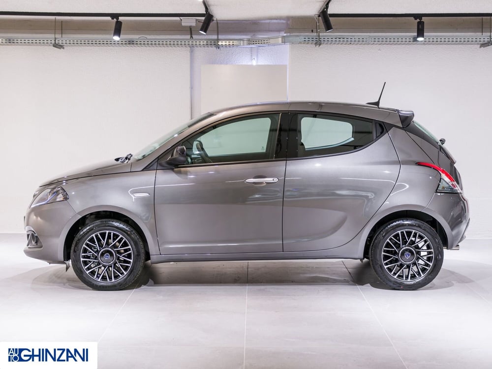 Lancia Ypsilon usata a Bergamo (4)