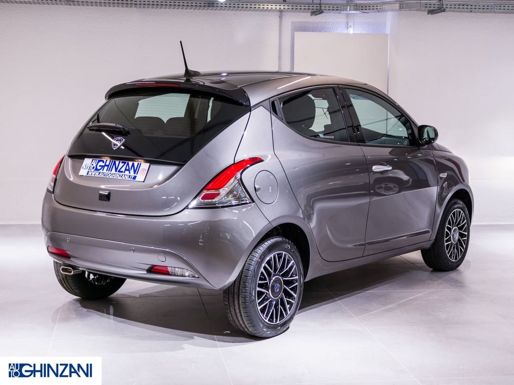 Lancia Ypsilon usata a Bergamo (6)