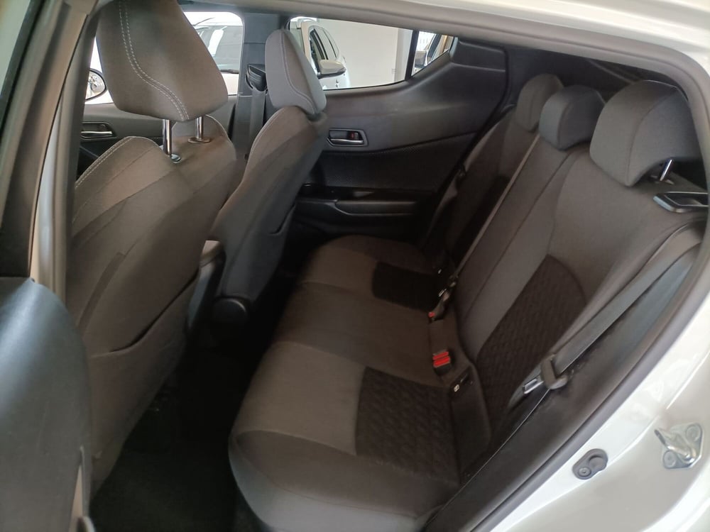 Toyota Toyota C-HR usata a Modena (11)