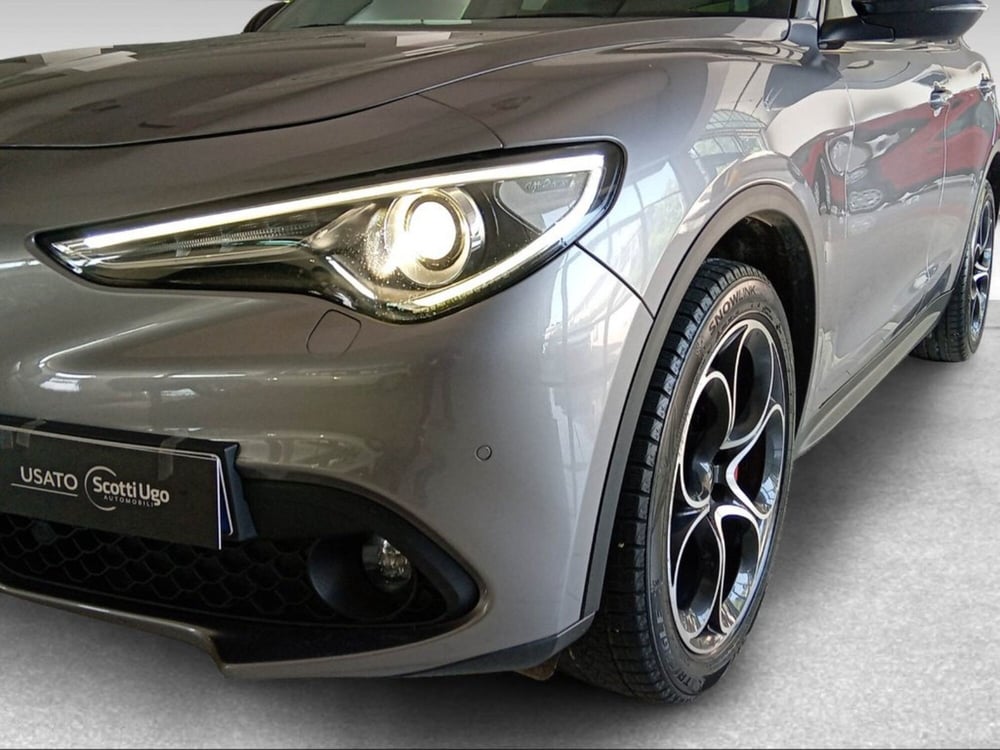 Alfa Romeo Stelvio usata a Firenze (2)