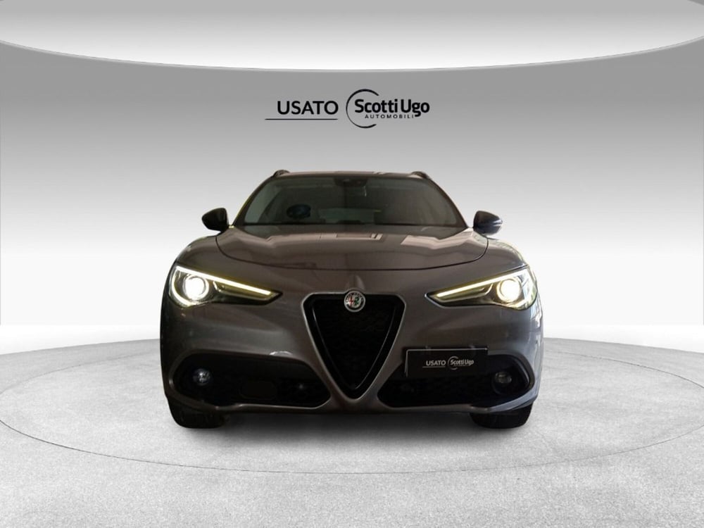 Alfa Romeo Stelvio usata a Firenze (3)