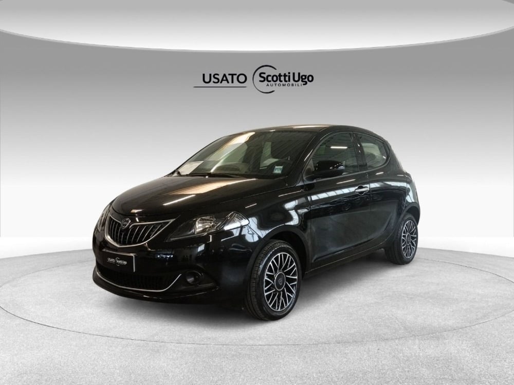 Lancia Ypsilon usata a Siena