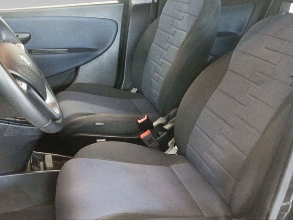 Lancia Ypsilon usata a Siena (8)