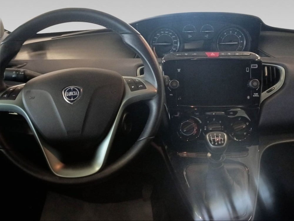 Lancia Ypsilon usata a Siena (9)