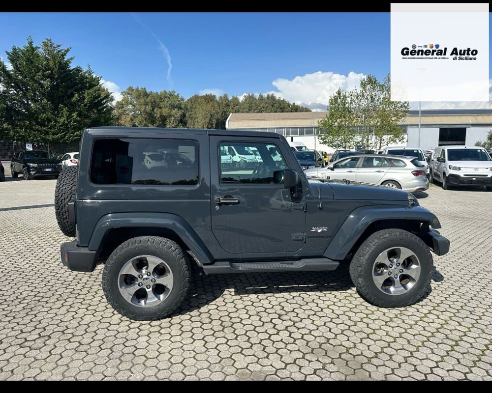 Jeep Wrangler usata a Lucca (9)