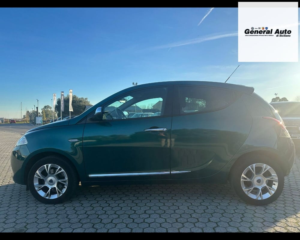 Lancia Ypsilon usata a Lucca (4)