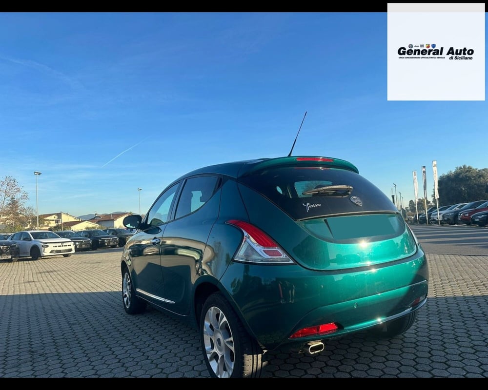 Lancia Ypsilon usata a Lucca (5)