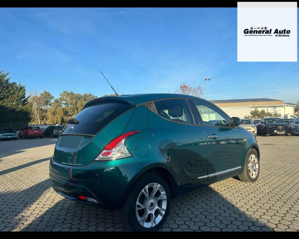 Lancia Ypsilon usata a Lucca (7)