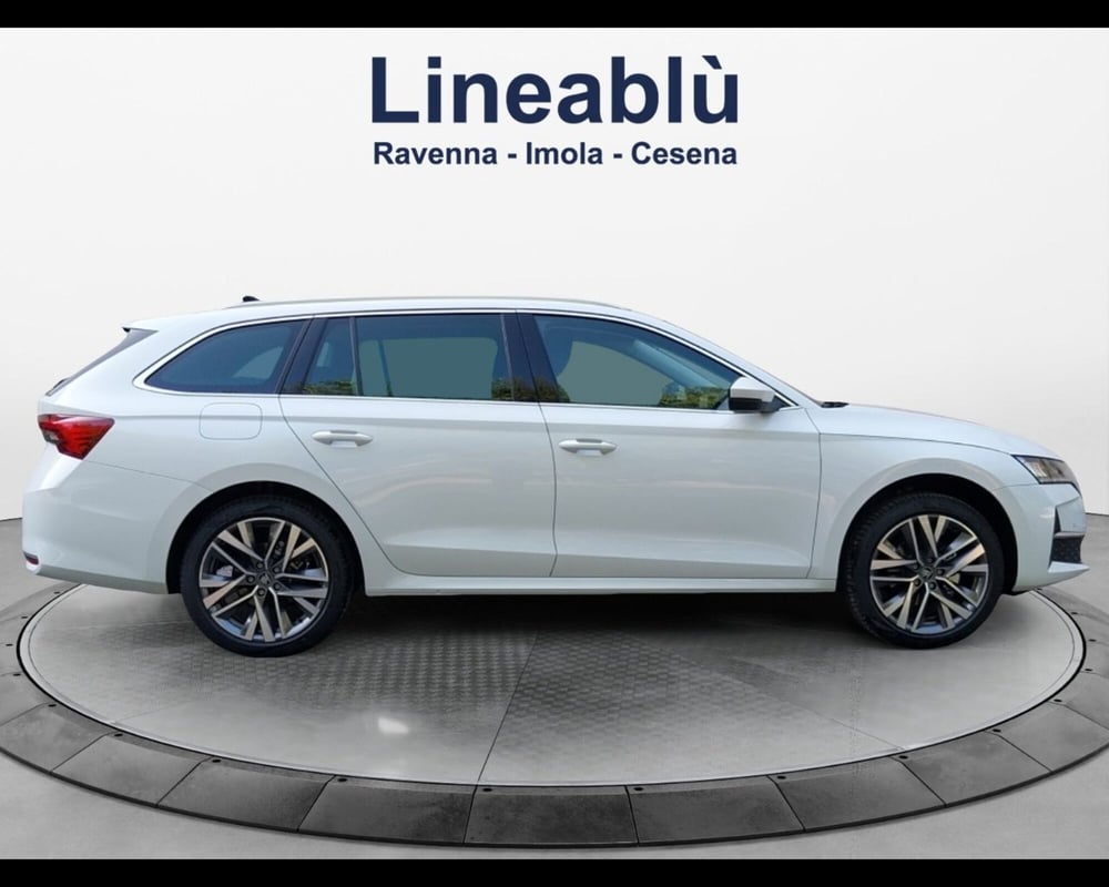 Skoda Octavia Station Wagon nuova a Forlì-Cesena (8)