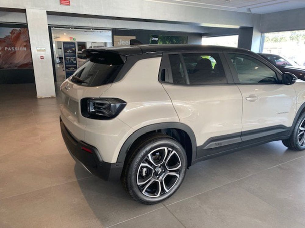 Jeep Avenger nuova a Benevento (12)