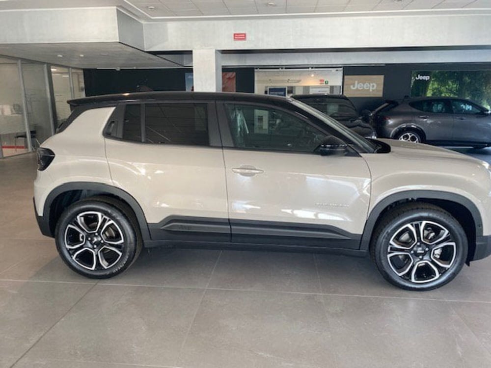 Jeep Avenger nuova a Benevento (9)
