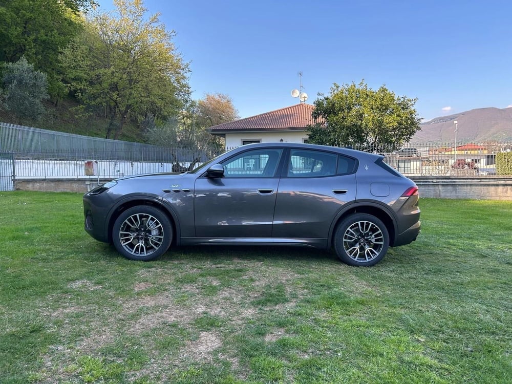 Maserati Grecale nuova a Salerno (10)