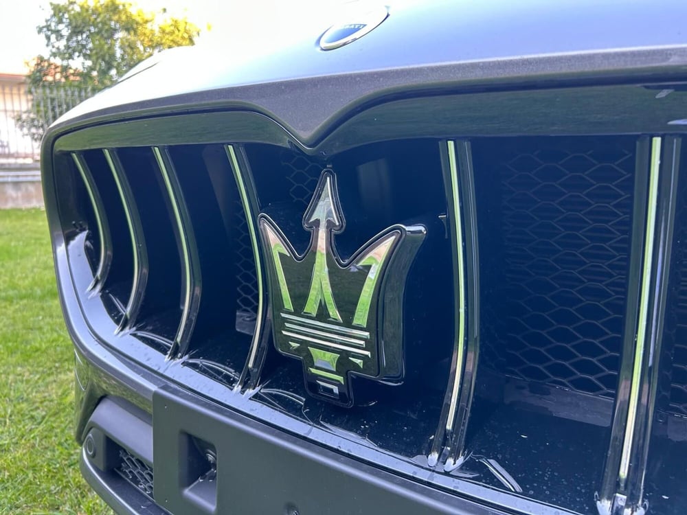 Maserati Grecale nuova a Salerno (17)