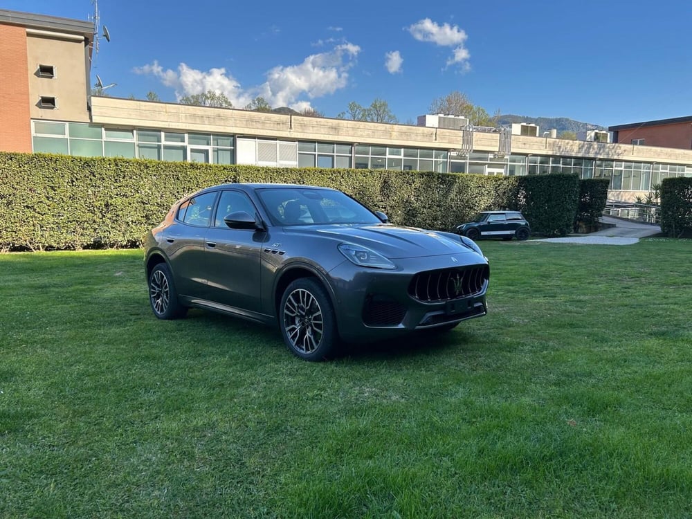 Maserati Grecale nuova a Salerno (2)