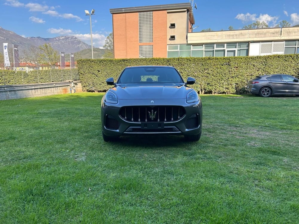 Maserati Grecale nuova a Salerno (9)