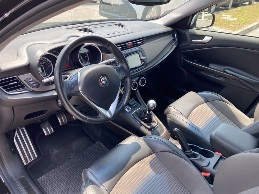 Alfa Romeo Giulietta usata a Vicenza (11)
