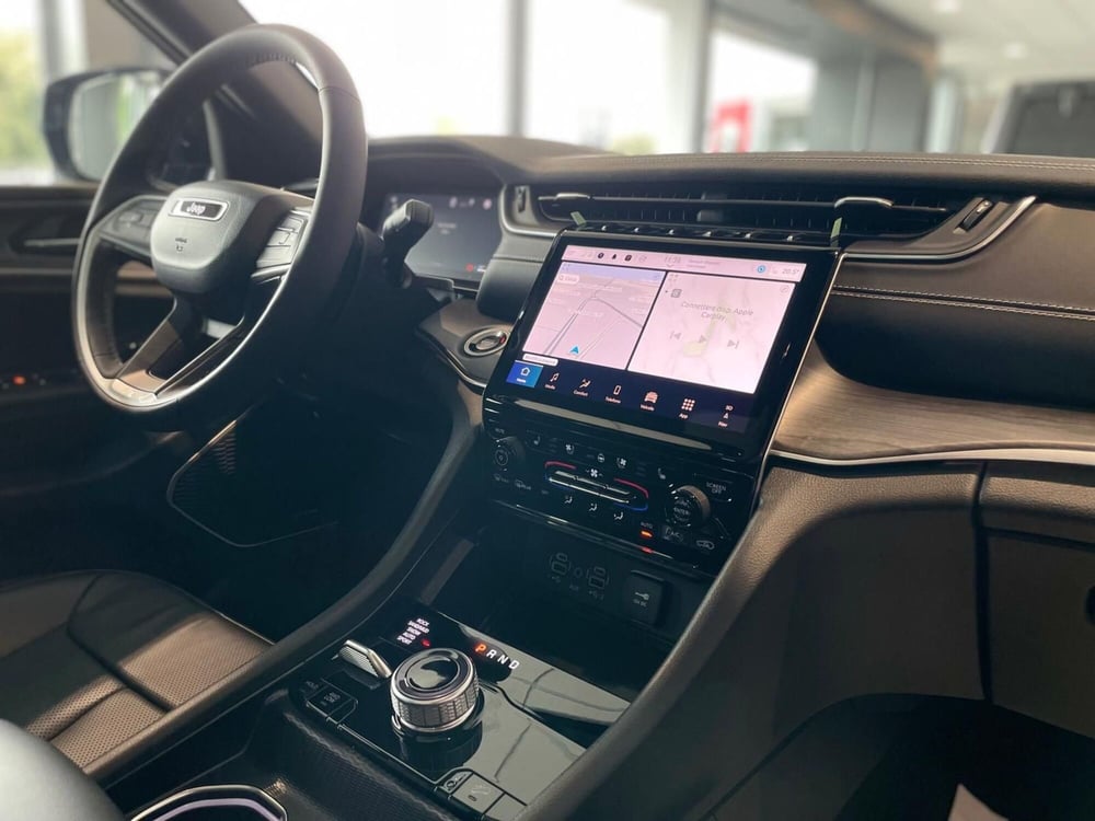 Jeep Grand Cherokee nuova a Ancona (15)