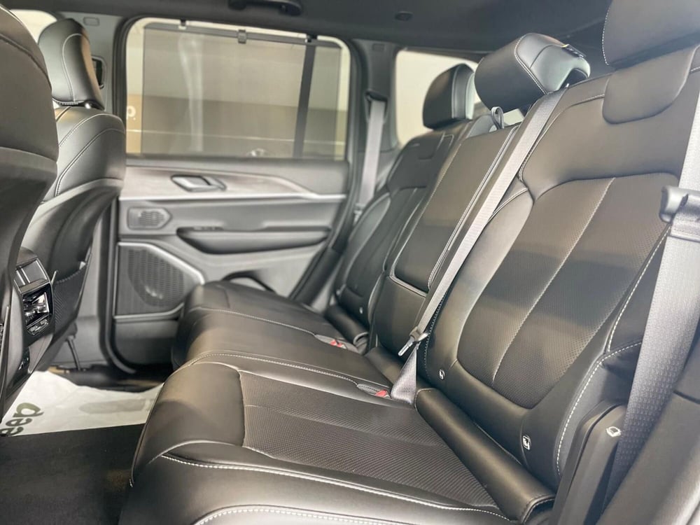 Jeep Grand Cherokee nuova a Ancona (17)