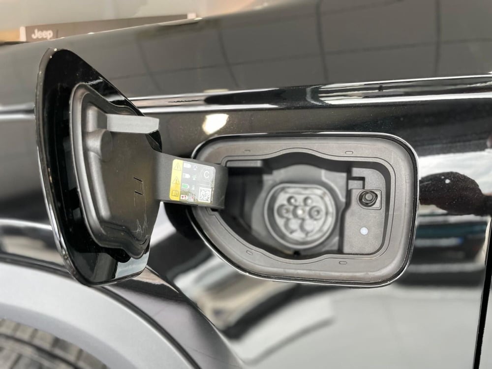 Jeep Grand Cherokee nuova a Ancona (19)
