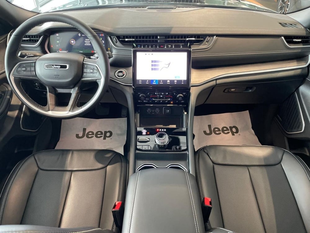Jeep Grand Cherokee nuova a Ancona (9)