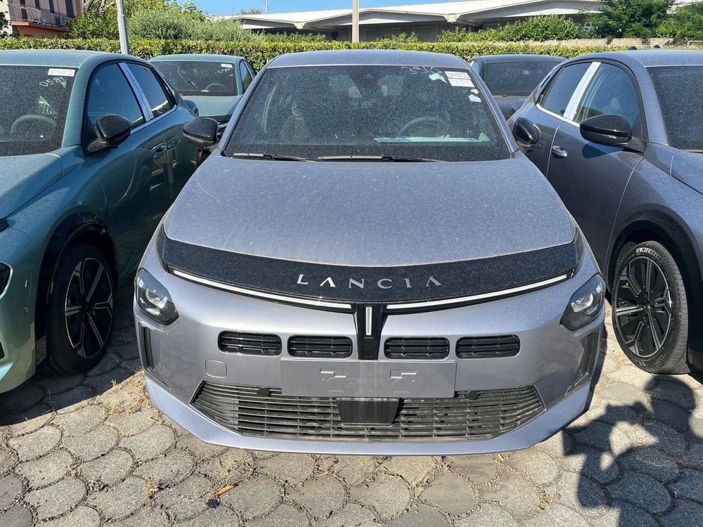 Lancia Ypsilon nuova a Lucca (2)