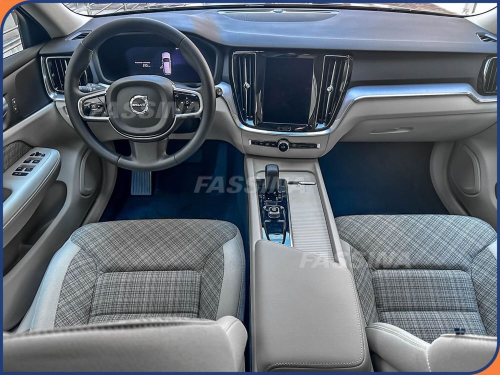 Volvo V60 Cross Country nuova a Milano (11)