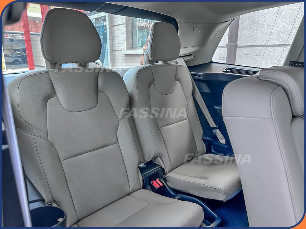 Volvo XC90 nuova a Milano (14)