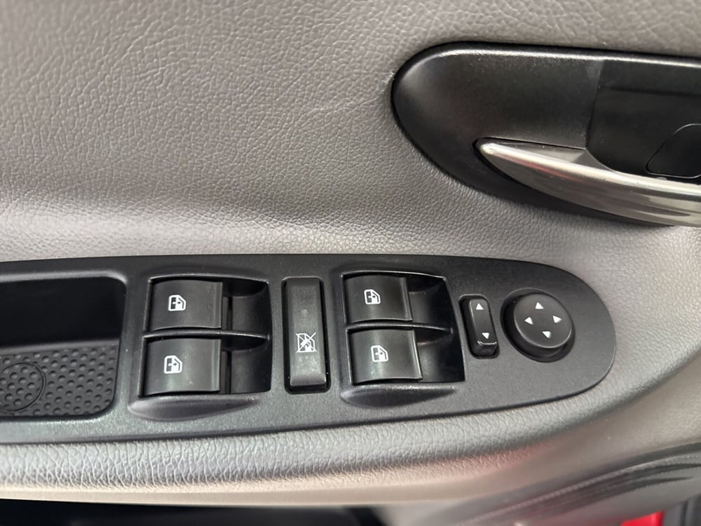 Lancia Ypsilon usata a Palermo (7)