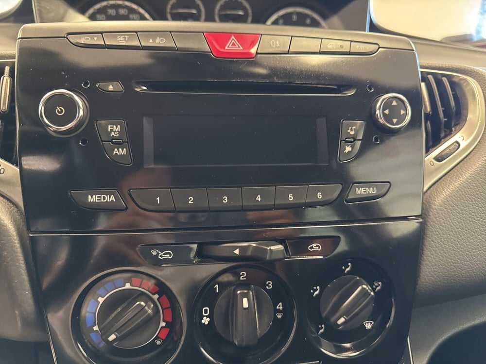 Lancia Ypsilon usata a Palermo (9)