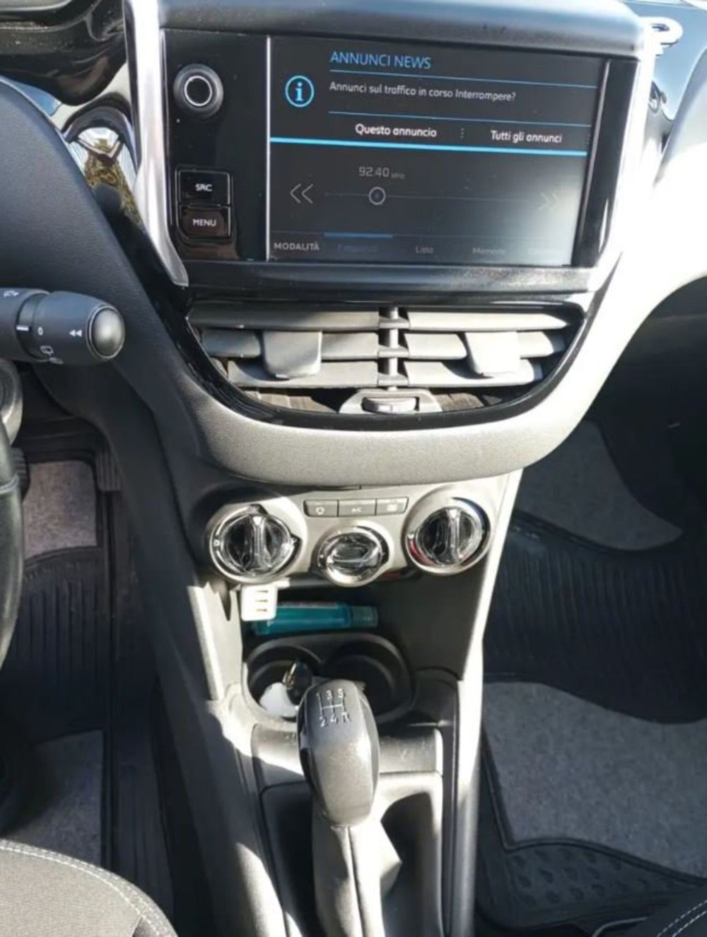 Peugeot 208 usata a Latina (7)