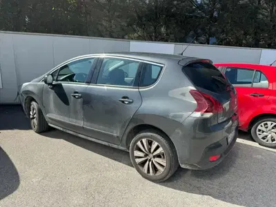 Peugeot 3008 BlueHDi 120 S&amp;S Active Mix del 2016 usata a Latina