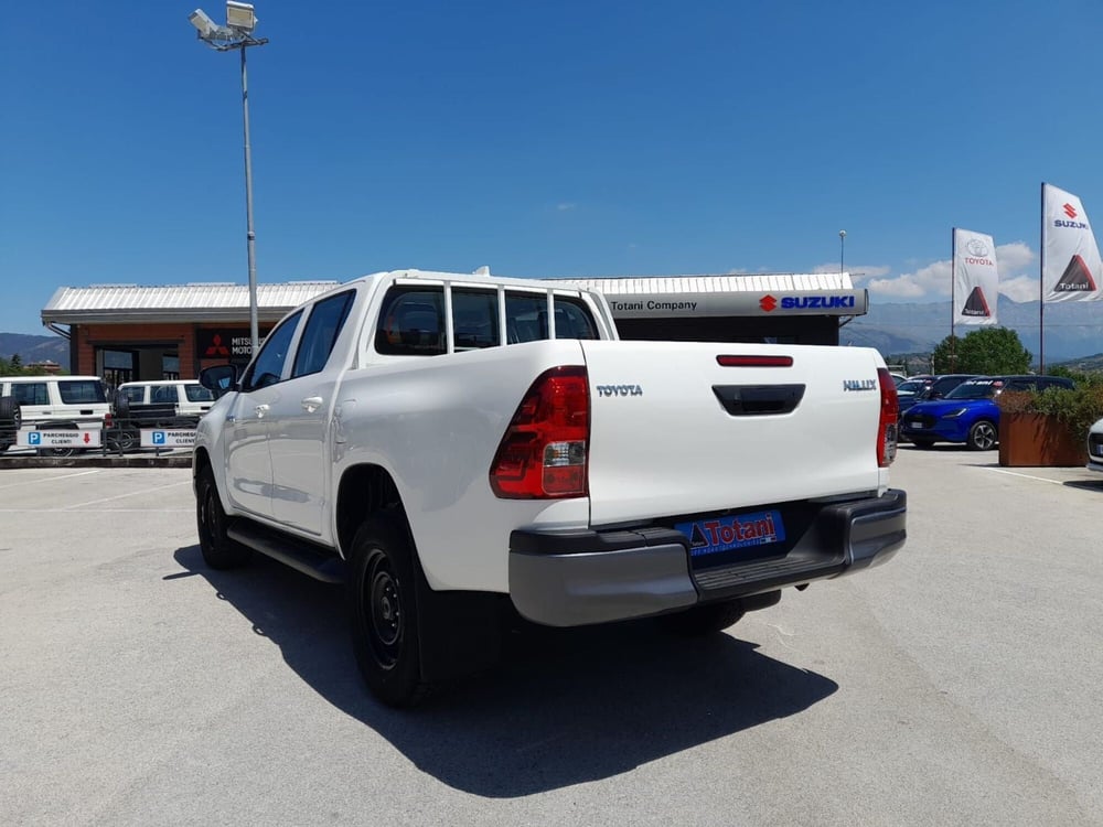 Toyota Hilux nuova a L'Aquila (18)