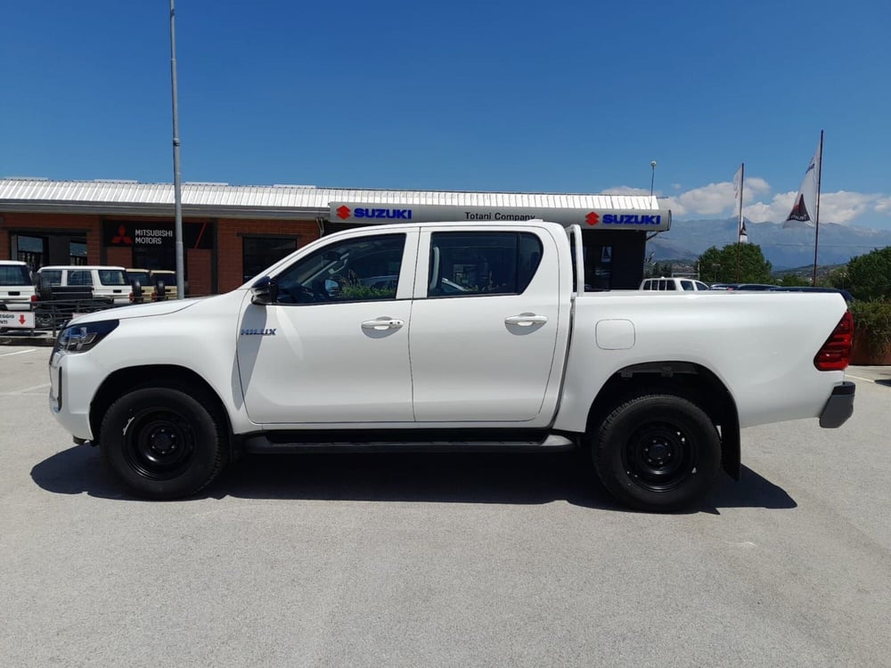 Toyota Hilux nuova a L'Aquila (2)