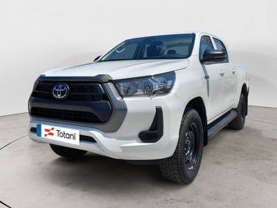 Toyota Hilux 2.8 D A/T 4WD porte Double Cab Invincible nuova a L&#039;Aquila