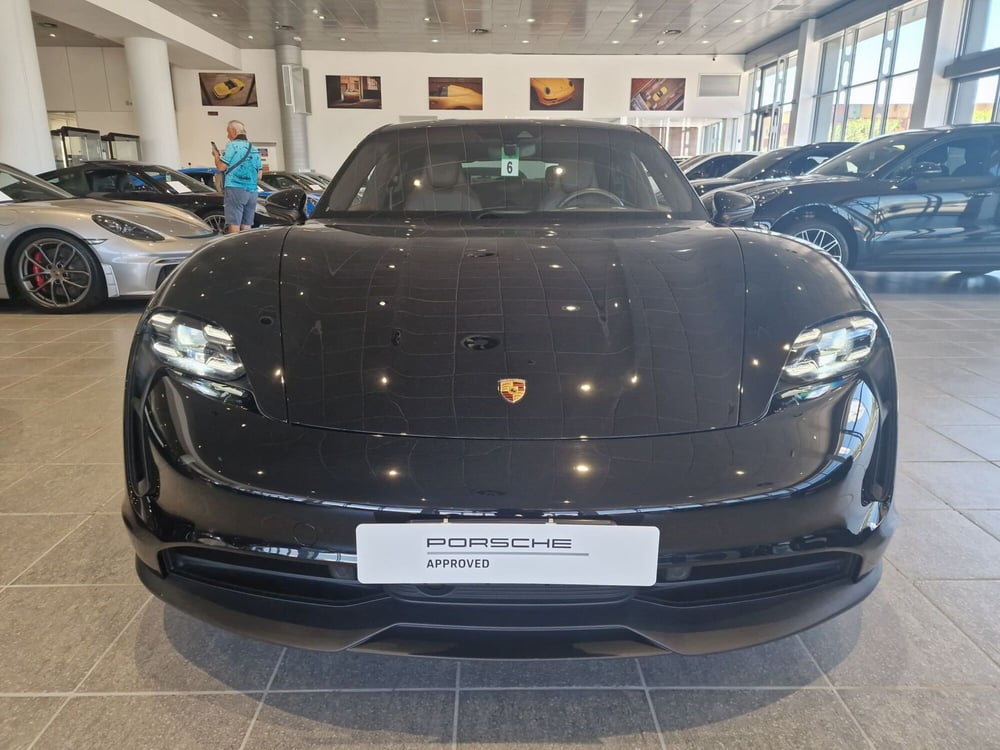 Porsche Taycan usata a Firenze (2)