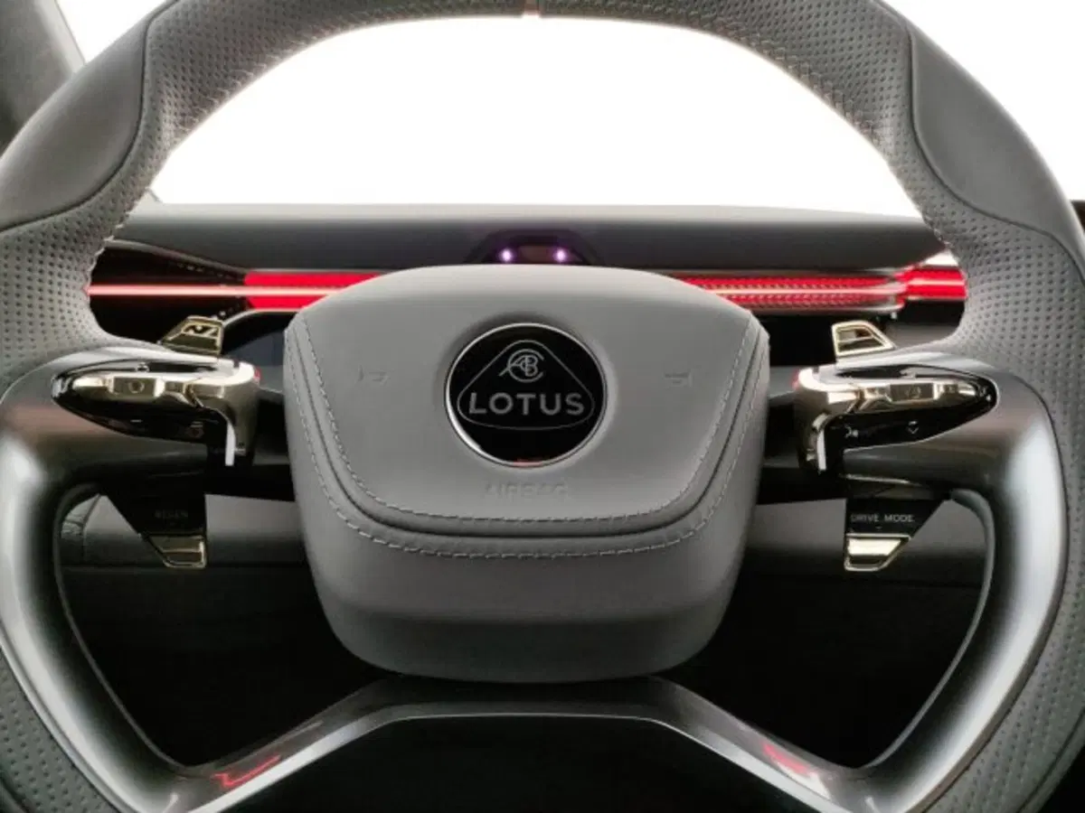 Lotus Eletre nuova a Modena (15)