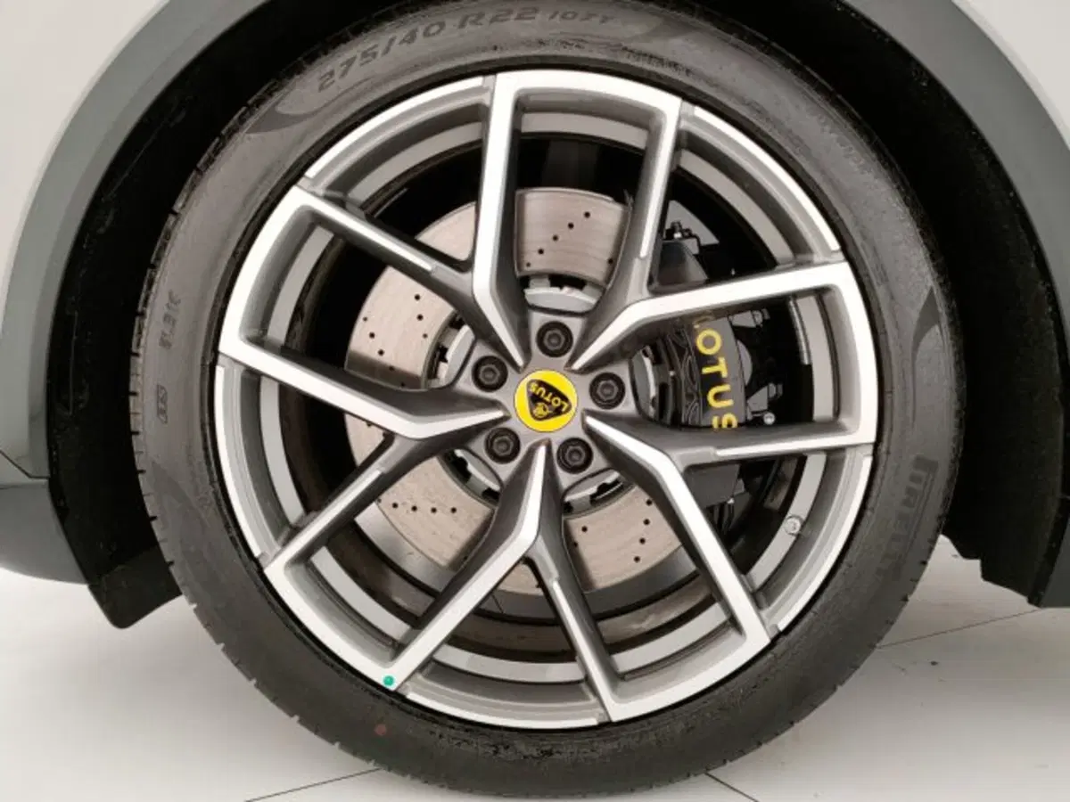 Lotus Eletre nuova a Modena (20)