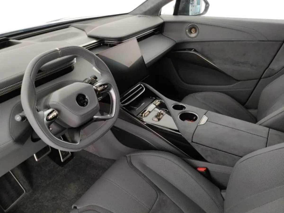 Lotus Eletre nuova a Modena (8)