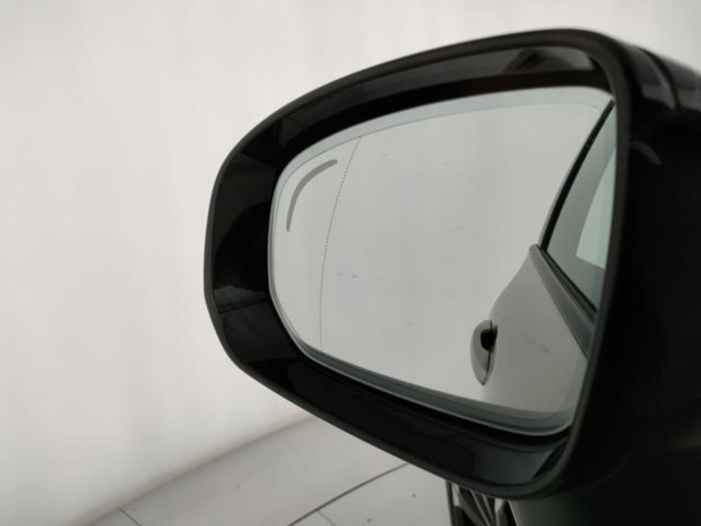 Volvo XC60 nuova a Modena (12)