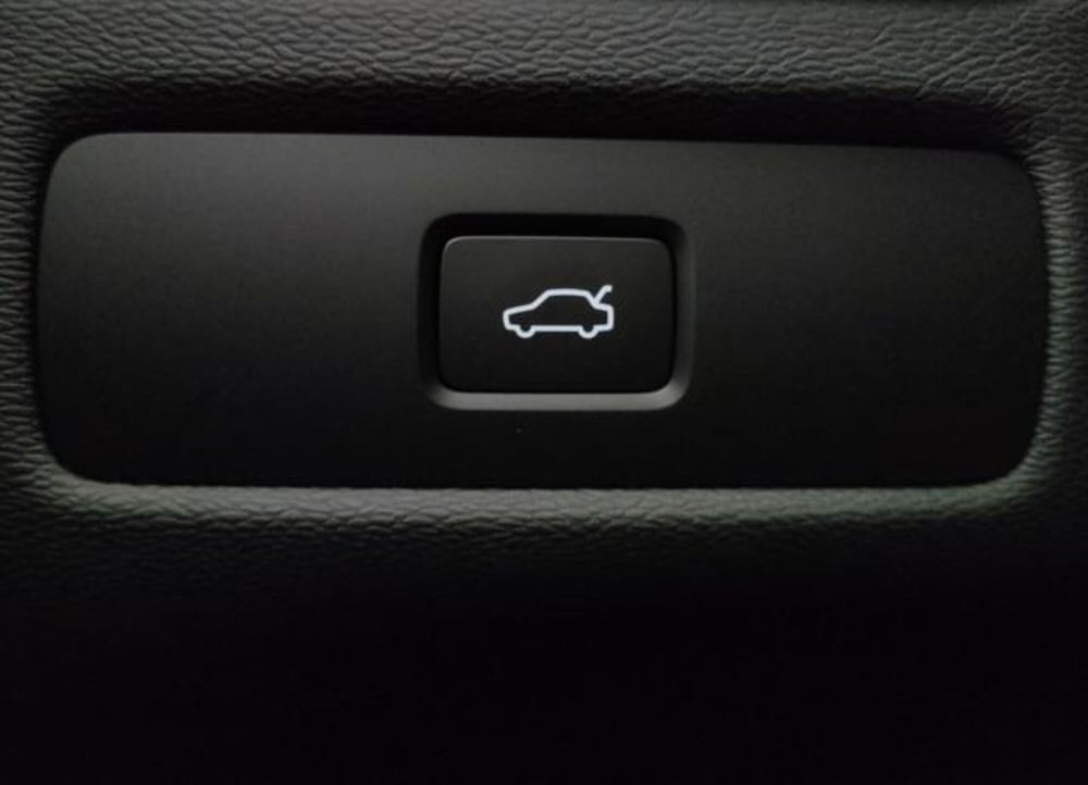 Volvo XC60 nuova a Modena (13)