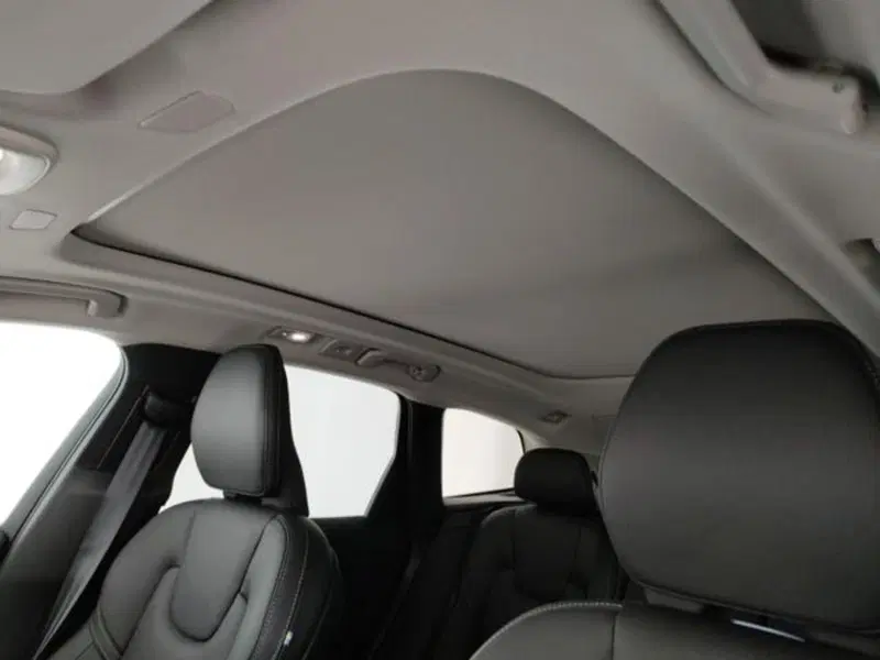 Volvo XC60 nuova a Modena (14)
