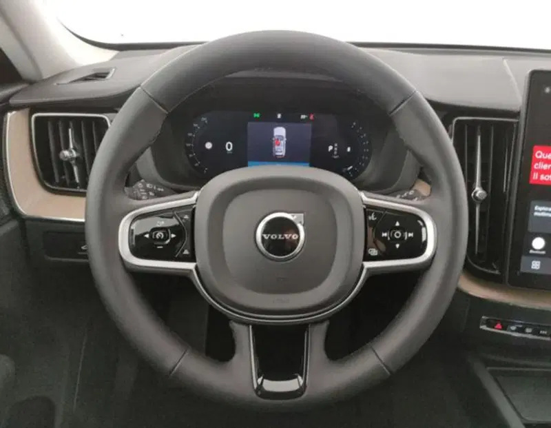 Volvo XC60 nuova a Modena (19)