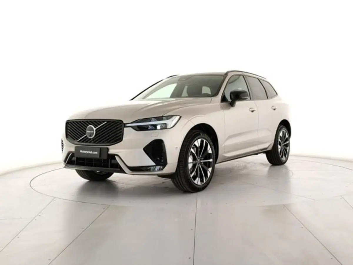 Volvo XC60 nuova a Modena (2)