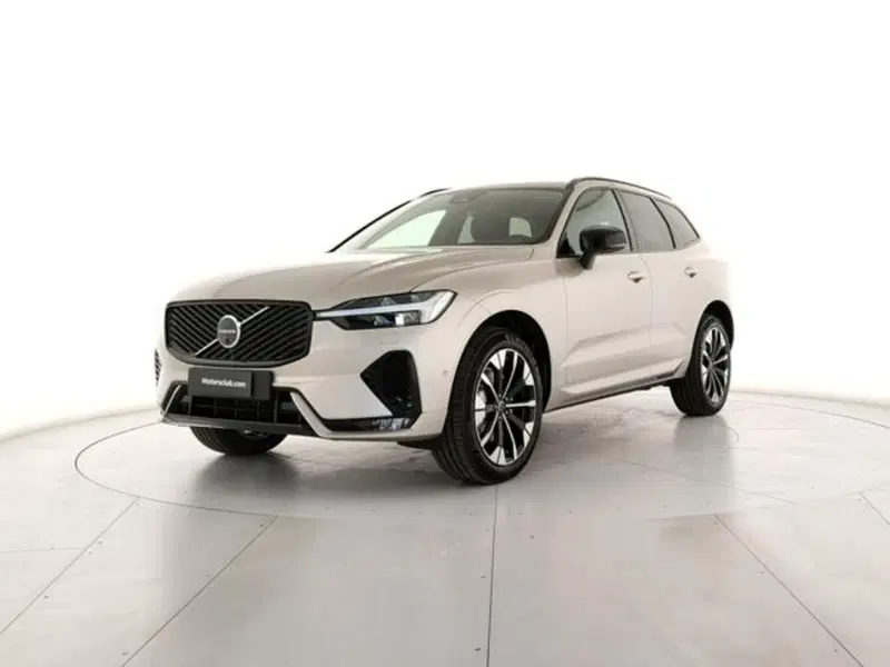 Volvo XC60 nuova a Modena (2)