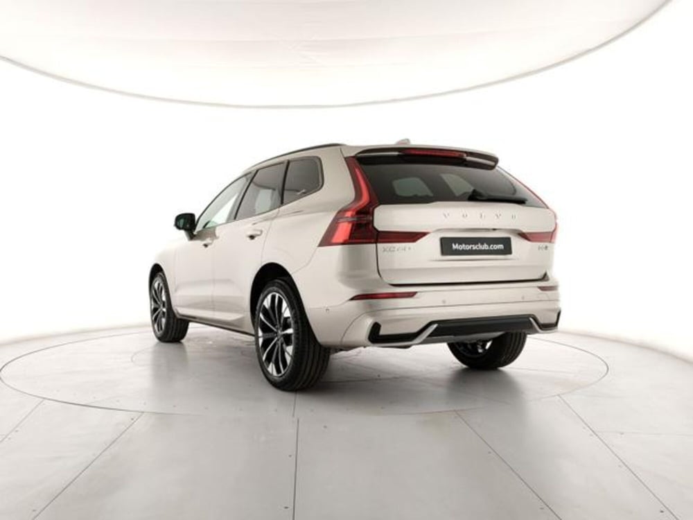 Volvo XC60 nuova a Modena (3)