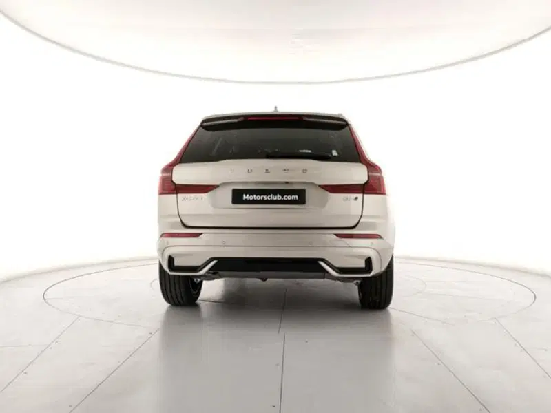Volvo XC60 nuova a Modena (4)