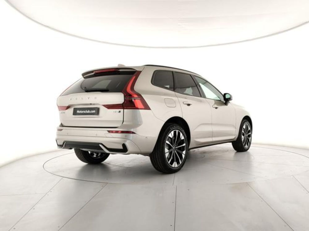 Volvo XC60 nuova a Modena (5)