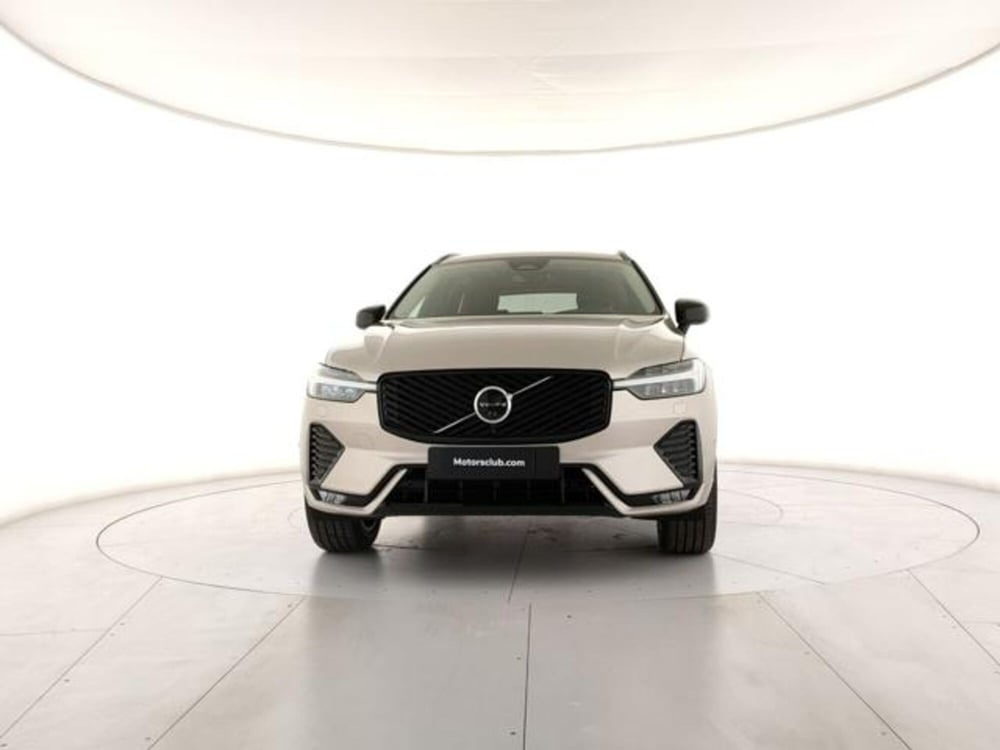 Volvo XC60 nuova a Modena (7)
