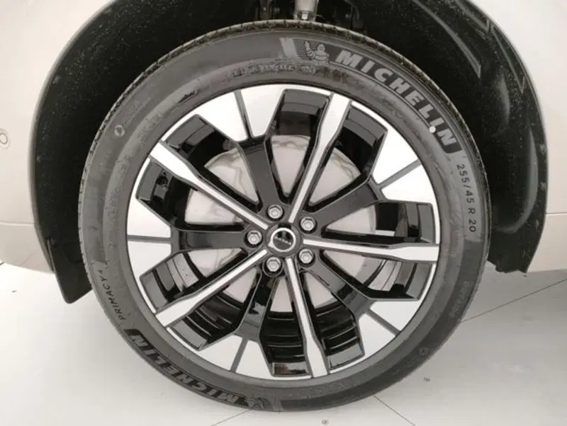 Volvo XC60 nuova a Modena (8)